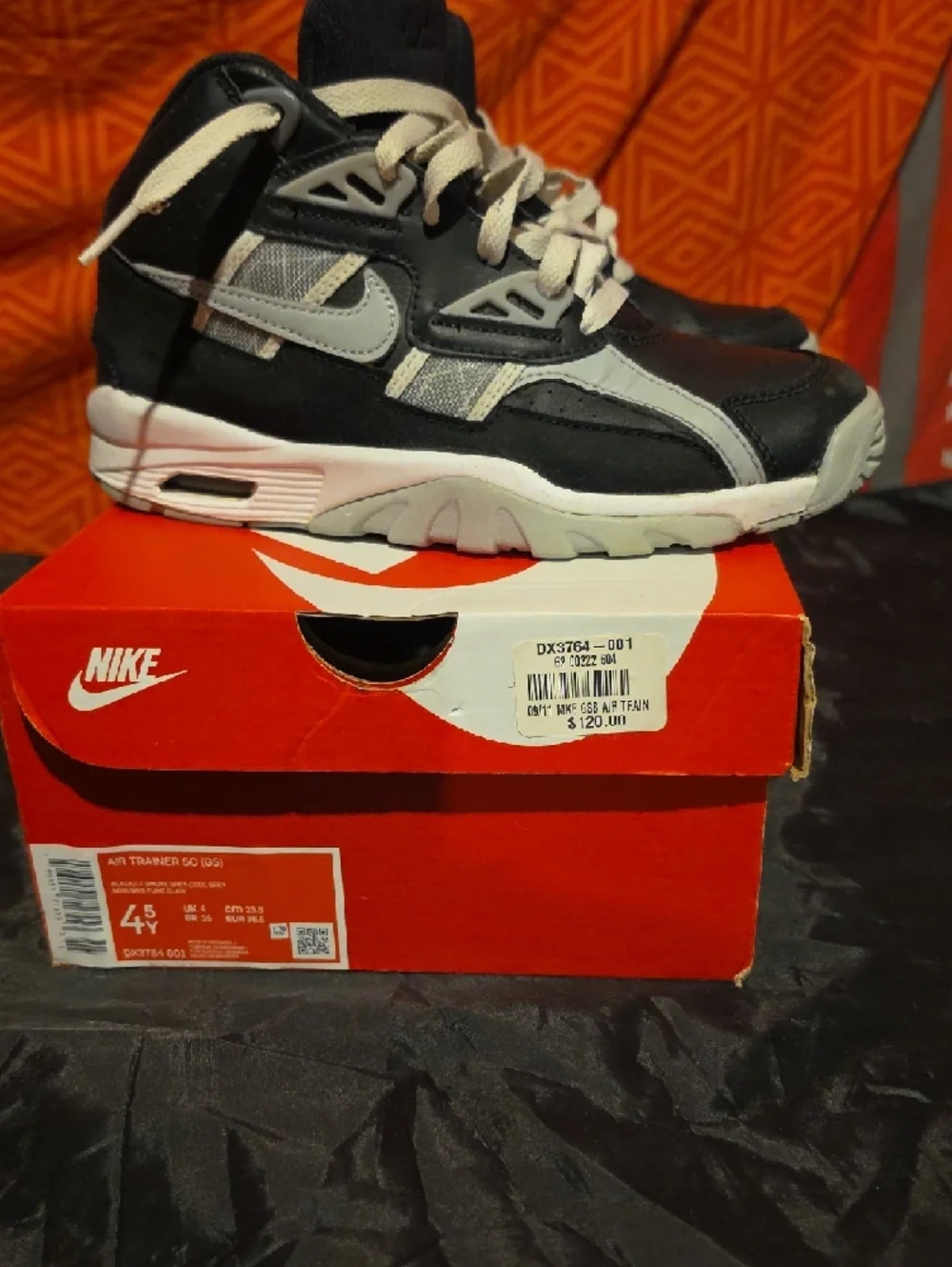 Nike Kids Black and Gray Low-Top Sneakers with White Laces - Picture 5 of 11
